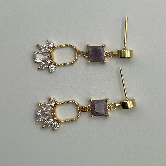 Elegant Dainty & Delicate Gold Earrings for Woman - Classic Stylish Earrings - Picture 5 of 9